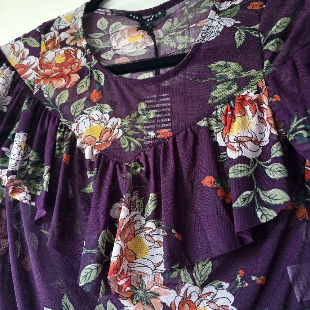 NWT Haute Monde Sheer Floral Blouse Top M Purple Romantic Ruffle Lightweight - Picture 4 of 10